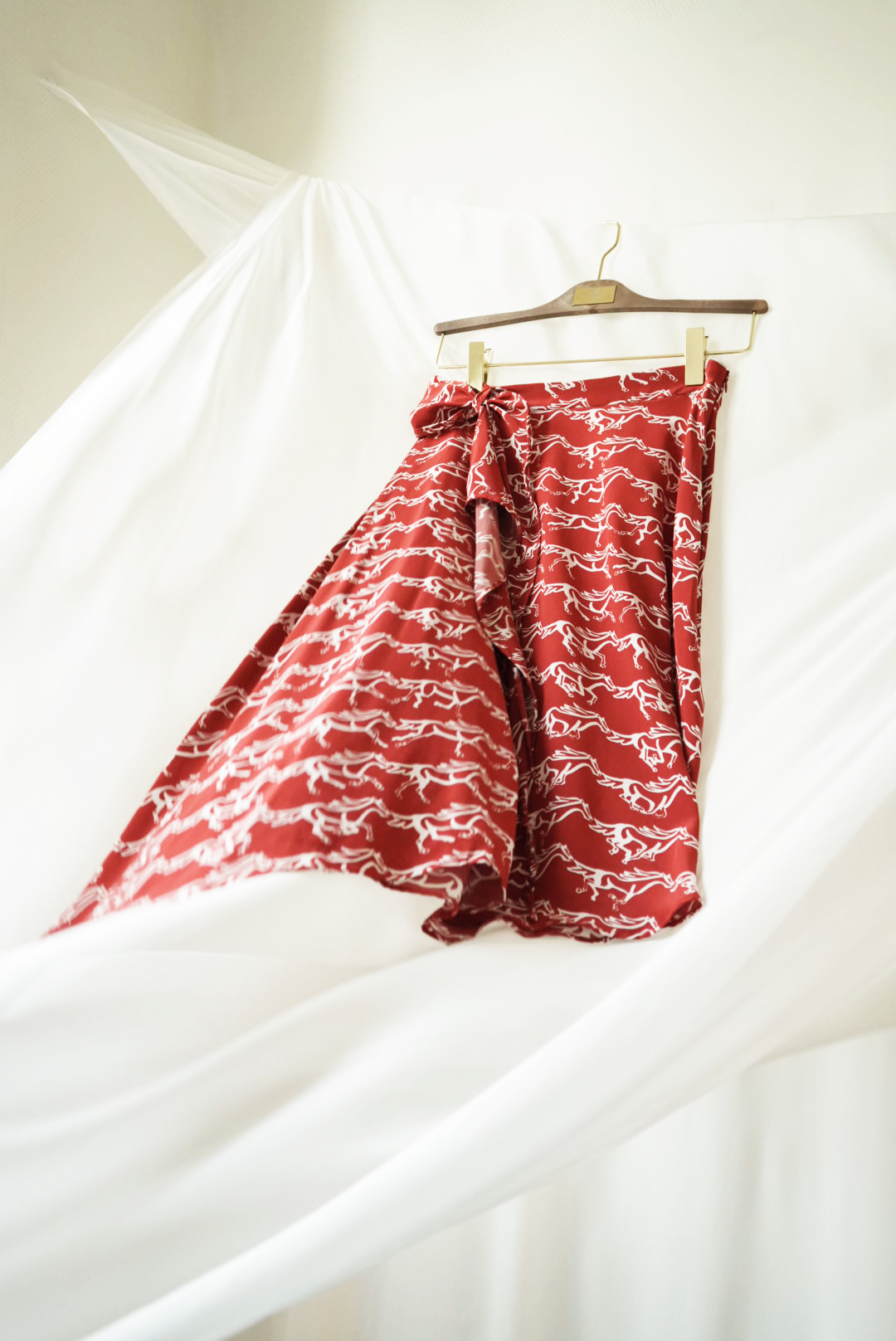 緋悅限定印花不對稱及膝裙