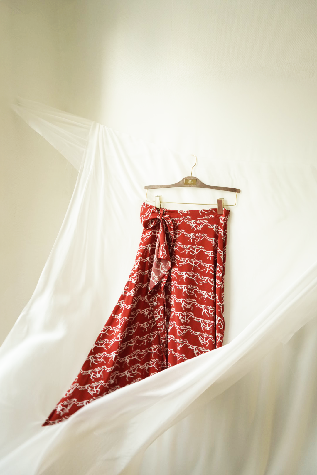 緋悅限定印花不對稱及膝裙