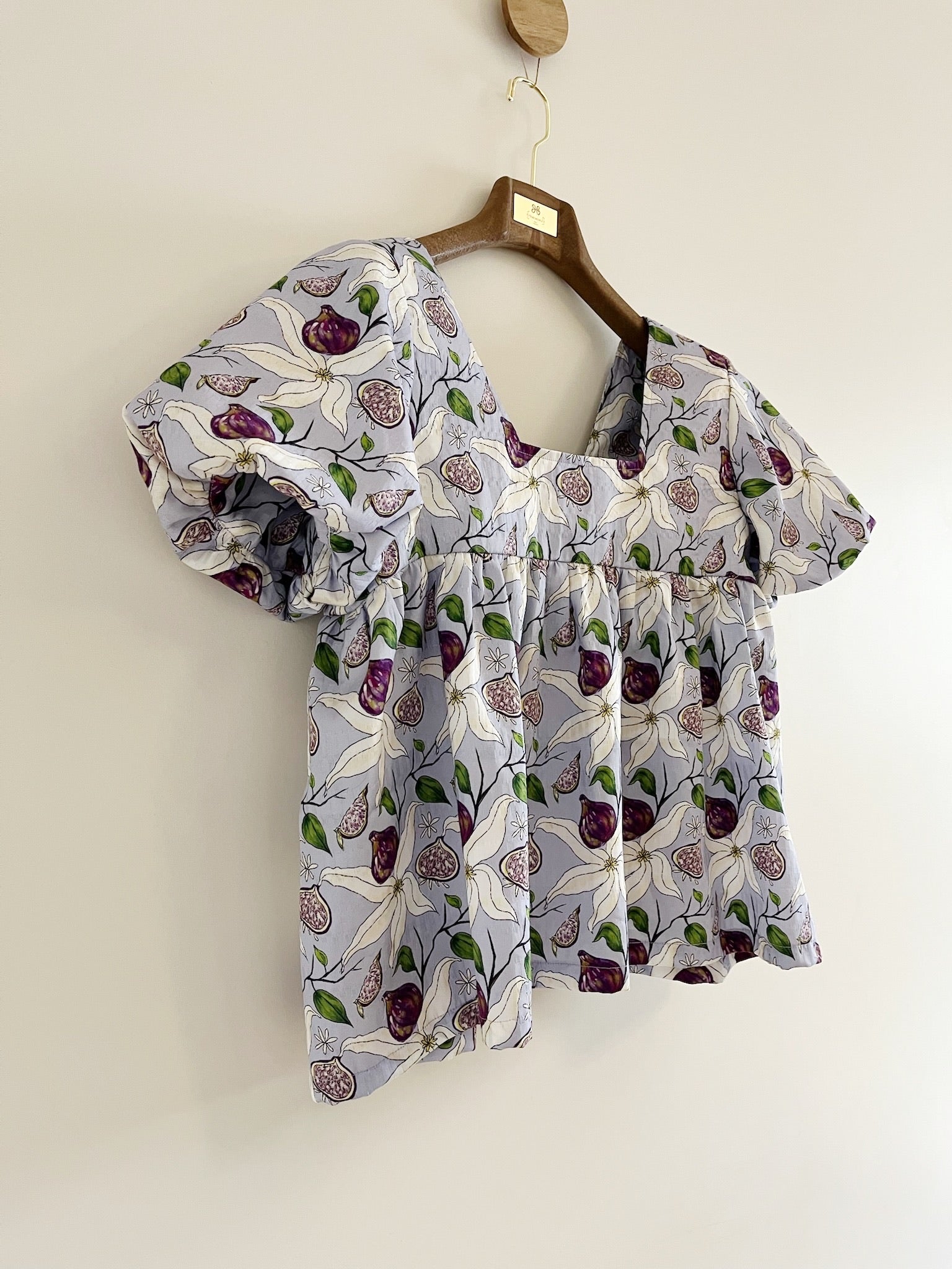 Spring Fig Print Puff Sleeve Top
