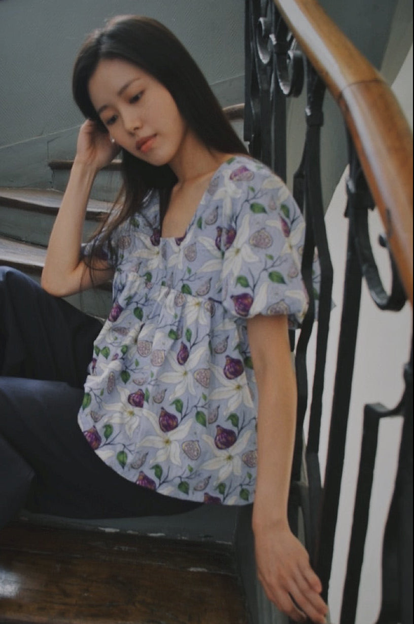 Spring Fig Print Puff Sleeve Top